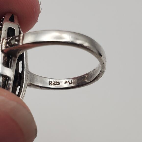 Beautiful Modern 925 Sterling Silver Sparkly Marcasite Ring size 7.5 - Picture 9 of 12